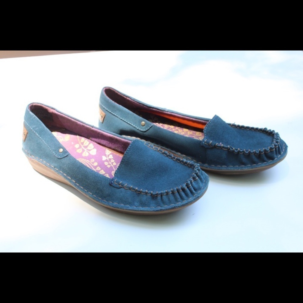 Hush puppies slip on flats